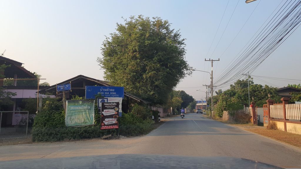 ภาพถนนตรงที่ Journey coffee bar ตั้งอยู่ ถ่ายโดย jrcarlsen พ.ศ. 2566 (2023) · A street-level view of where Journey coffee bar stands, by jrcarlsen in 2566 (2023)