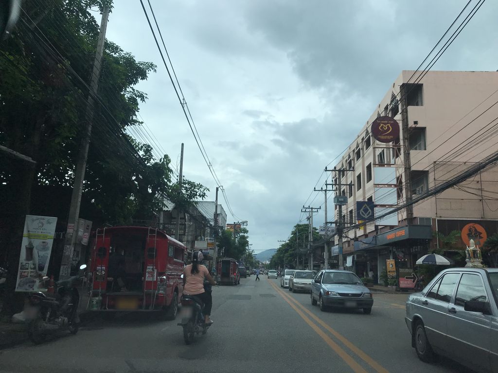 ภาพถนนตรงที่ GoodHealth Market ตั้งอยู่ ถ่ายโดย prasert พ.ศ. 2561 (2018) · A street-level view of where GoodHealth Market stands, by prasert in 2561 (2018)