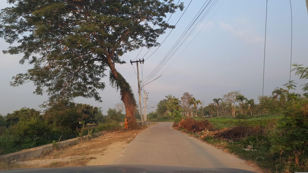 ภาพถนนตรงที่ Olio Homemade ตั้งอยู่ ถ่ายโดย jrcarlsen พ.ศ. 2566 (2023) · A street-level view of where Olio Homemade stands, by jrcarlsen in 2566 (2023)