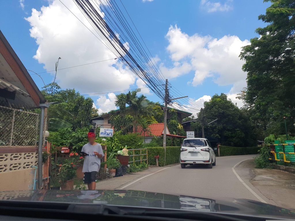 ภาพถนนตรงที่ Mommy Naily House Chiangmai ตั้งอยู่ ถ่ายโดย jrcarlsen พ.ศ. 2566 (2023) · A street-level view of where Mommy Naily House Chiangmai stands, by jrcarlsen in 2566 (2023)