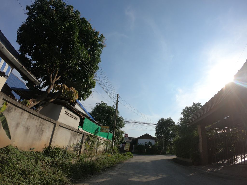 ภาพถนนตรงที่ Classic Home Cooking ตั้งอยู่ ถ่ายโดย chanuwath_grab พ.ศ. 2562 (2019) · A street-level view of where Classic Home Cooking stands, by chanuwath_grab in 2562 (2019)