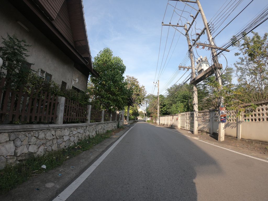 ภาพถนนตรงที่ On Point Ballet School ตั้งอยู่ ถ่ายโดย chanuwath_grab พ.ศ. 2562 (2019) · A street-level view of where On Point Ballet School stands, by chanuwath_grab in 2562 (2019)
