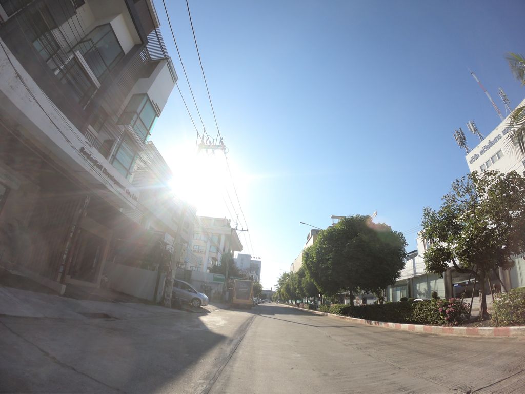 ภาพถนนตรงที่ SeniorSoft Development ตั้งอยู่ ถ่ายโดย chanuwath_grab พ.ศ. 2562 (2019) · A street-level view of where SeniorSoft Development stands, by chanuwath_grab in 2562 (2019)
