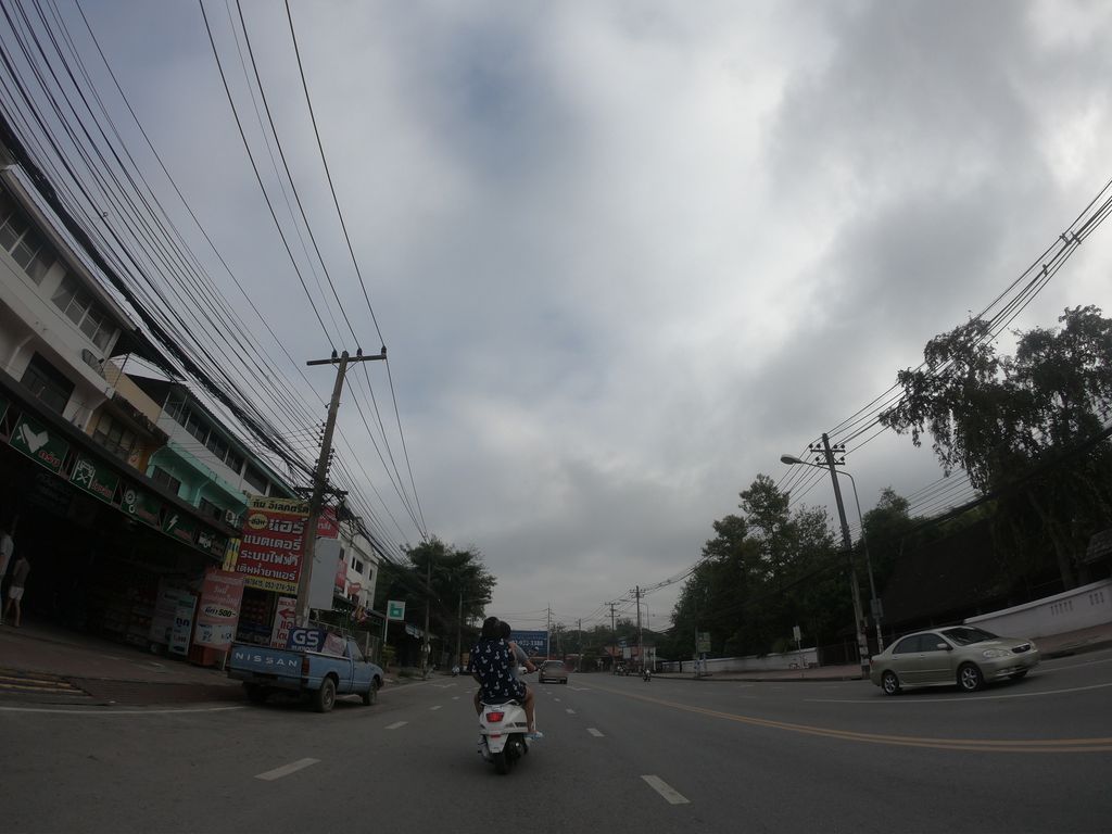 ภาพถนนตรงที่ บริษัท นครพิงค์เดินรถ จำกัด ตั้งอยู่ ถ่ายโดย chanuwath_grab พ.ศ. 2562 (2019) · A street-level view of where บริษัท นครพิงค์เดินรถ จำกัด · Nakhon Ping Doenrot Chamkat Company stands, by chanuwath_grab in 2562 (2019)