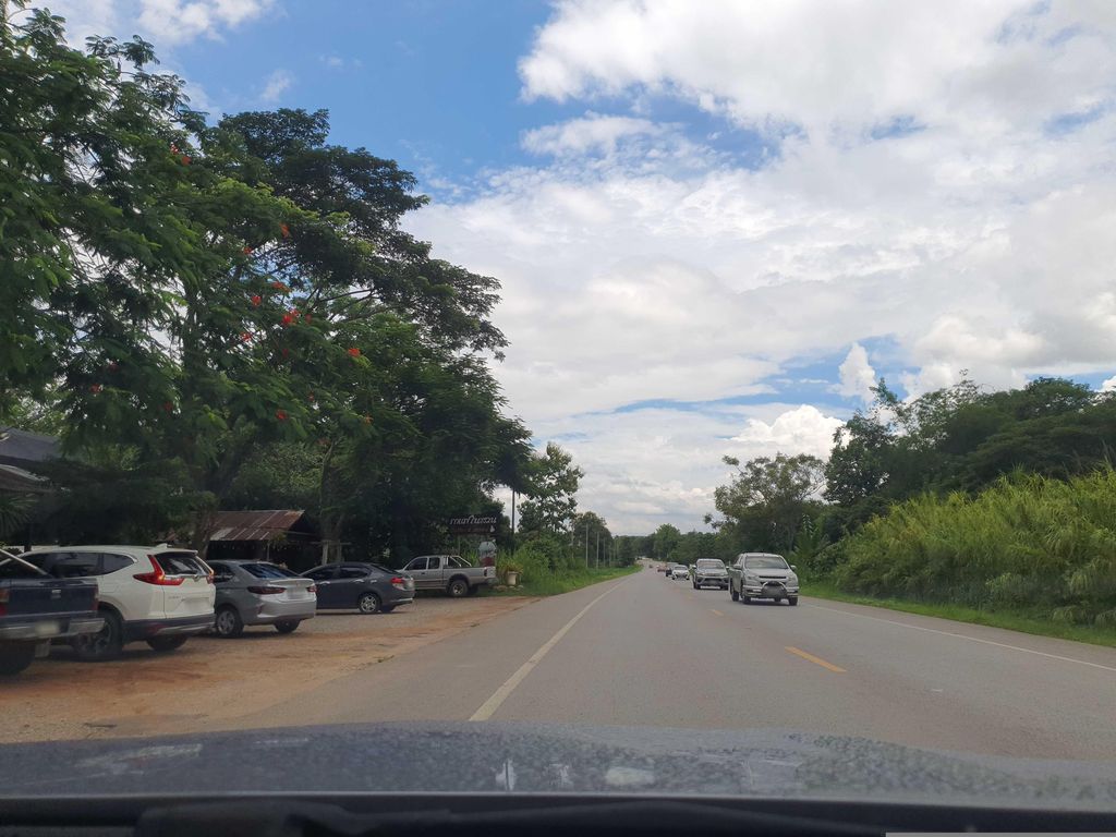 ภาพถนนตรงที่ เสน่ห์ดอยหลวง เชียงดาว ตั้งอยู่ ถ่ายโดย jrcarlsen พ.ศ. 2566 (2023) · A street-level view of where เสน่ห์ดอยหลวง เชียงดาว · Sen Doi Luang Chiang Dao stands, by jrcarlsen in 2566 (2023)