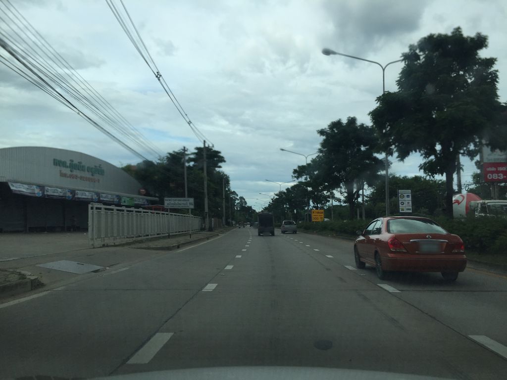 ภาพถนนตรงที่ Richco Harley Davidson ตั้งอยู่ ถ่ายโดย kyoko พ.ศ. 2561 (2018) · A street-level view of where Richco Harley Davidson stands, by kyoko in 2561 (2018)