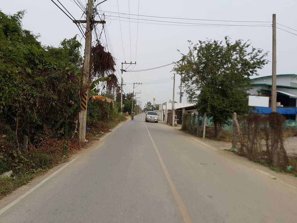 ภาพถนนตรงที่ สุวรรณีคาร์แคร์ ตั้งอยู่ ถ่ายโดย jrcarlsen พ.ศ. 2557 (2014) · A street-level view of where สุวรรณีคาร์แคร์ · Suoronni Car Care stands, by jrcarlsen in 2557 (2014)