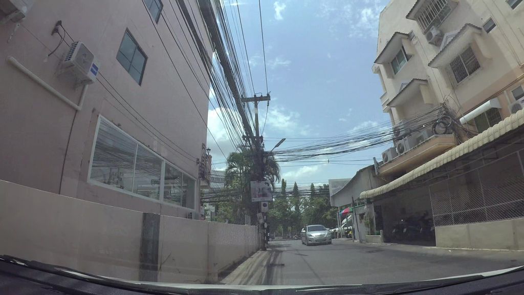 ภาพถนนตรงที่ Kiln Matcha ตั้งอยู่ ถ่ายโดย kaart_3 พ.ศ. 2562 (2019) · A street-level view of where Kiln Matcha stands, by kaart_3 in 2562 (2019)