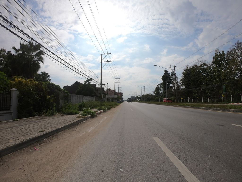 ภาพถนนตรงที่ โดรนเกษตร เชียงใหม่ Dji เกษตรดีดี2019 ตั้งอยู่ ถ่ายโดย chanuwath_grab พ.ศ. 2562 (2019) · A street-level view of where โดรนเกษตร เชียงใหม่ Dji เกษตรดีดี2019 stands, by chanuwath_grab in 2562 (2019)