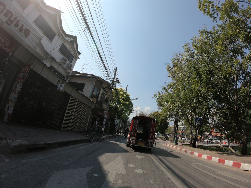 ภาพถนนตรงที่ เอกกุญแจเชียงใหม่ ตั้งอยู่ ถ่ายโดย chanuwath_grab พ.ศ. 2562 (2019) · A street-level view of where เอกกุญแจเชียงใหม่ · Ek Kunchae Chiang Mai stands, by chanuwath_grab in 2562 (2019)