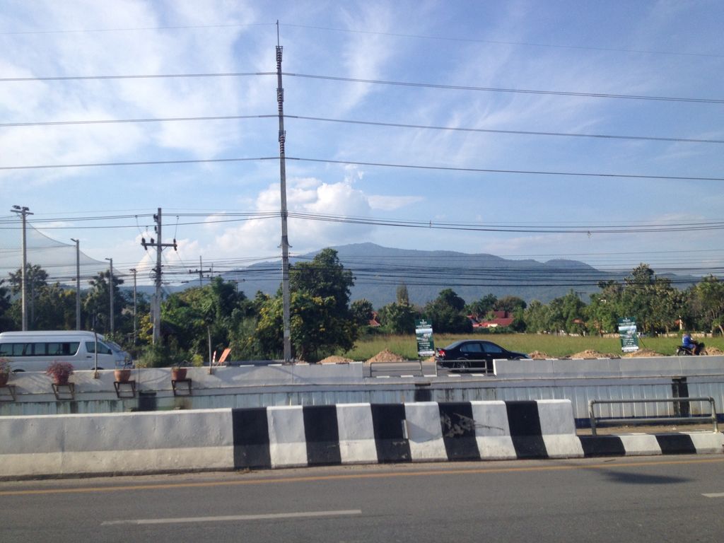 ภาพถนนตรงที่ หม่าล่าปากเต่ย ตั้งอยู่ ถ่ายโดย jimwatana พ.ศ. 2558 (2015) · A street-level view of where หม่าล่าปากเต่ย · Mala Pak Toei stands, by jimwatana in 2558 (2015)