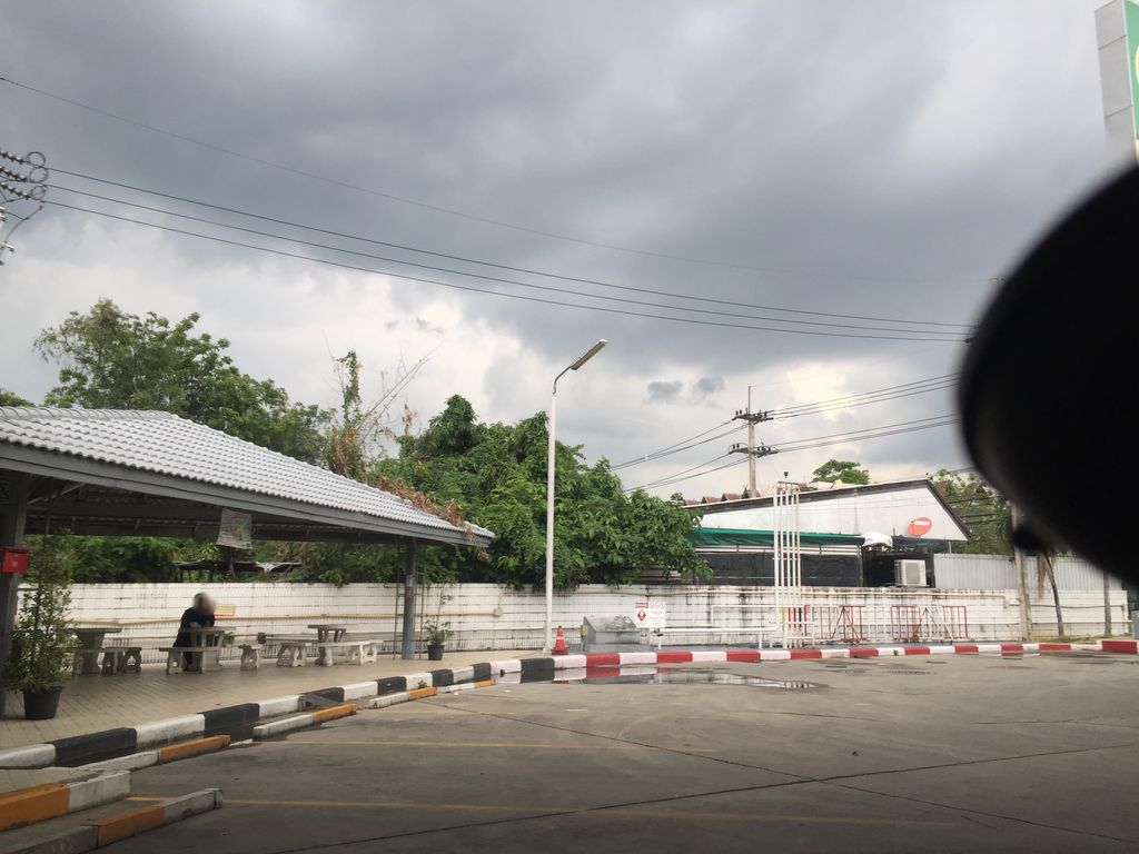 ภาพถนนตรงที่ Punthai Coffee ตั้งอยู่ ถ่ายโดย kyoko พ.ศ. 2561 (2018) · A street-level view of where Punthai Coffee stands, by kyoko in 2561 (2018)
