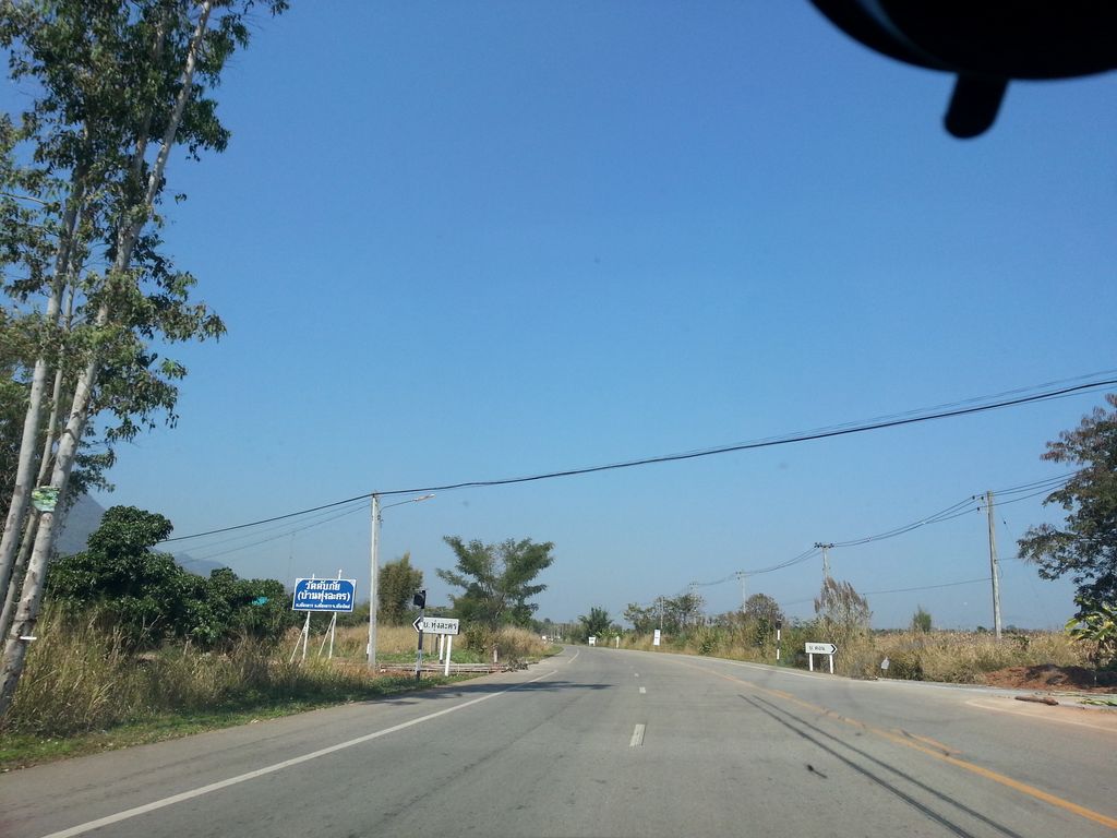 ภาพถนนตรงที่ เชียงดาวคอฟฟี่ แอนด์ ที สาขาบายพาส ตั้งอยู่ ถ่ายโดย mishari พ.ศ. 2558 (2015) · A street-level view of where เชียงดาวคอฟฟี่ แอนด์ ที สาขาบายพาส · Chiang Dao Coffee & Thi Sakha Baiphat stands, by mishari in 2558 (2015)