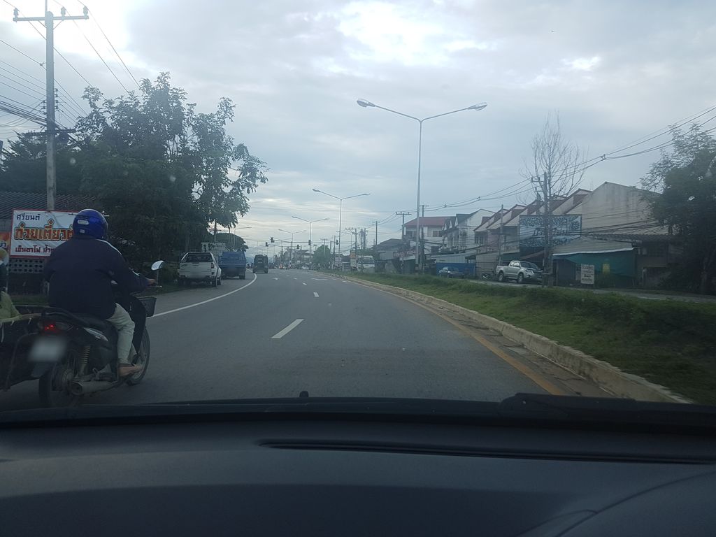 ภาพถนนตรงที่ 11 การสุรา ตั้งอยู่ ถ่ายโดย ekkarin พ.ศ. 2561 (2018) · A street-level view of where 11 การสุรา · 11 Kansura stands, by ekkarin in 2561 (2018)