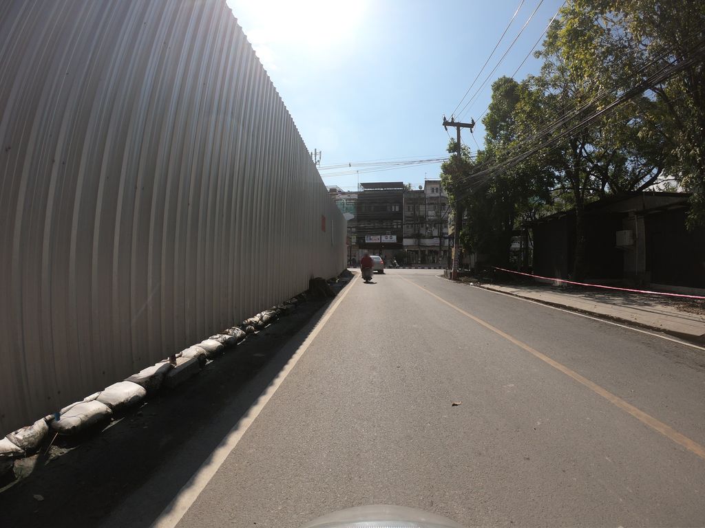 ภาพถนนตรงที่ ibis Chiang Mai Nimman ตั้งอยู่ ถ่ายโดย chanuwath_grab พ.ศ. 2562 (2019) · A street-level view of where ibis Chiang Mai Nimman stands, by chanuwath_grab in 2562 (2019)