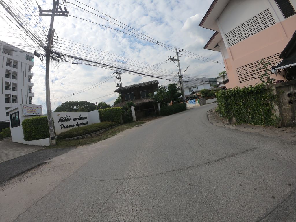 ภาพถนนตรงที่ Passama Apartment ตั้งอยู่ ถ่ายโดย chanuwath_grab พ.ศ. 2562 (2019) · A street-level view of where Passama Apartment stands, by chanuwath_grab in 2562 (2019)