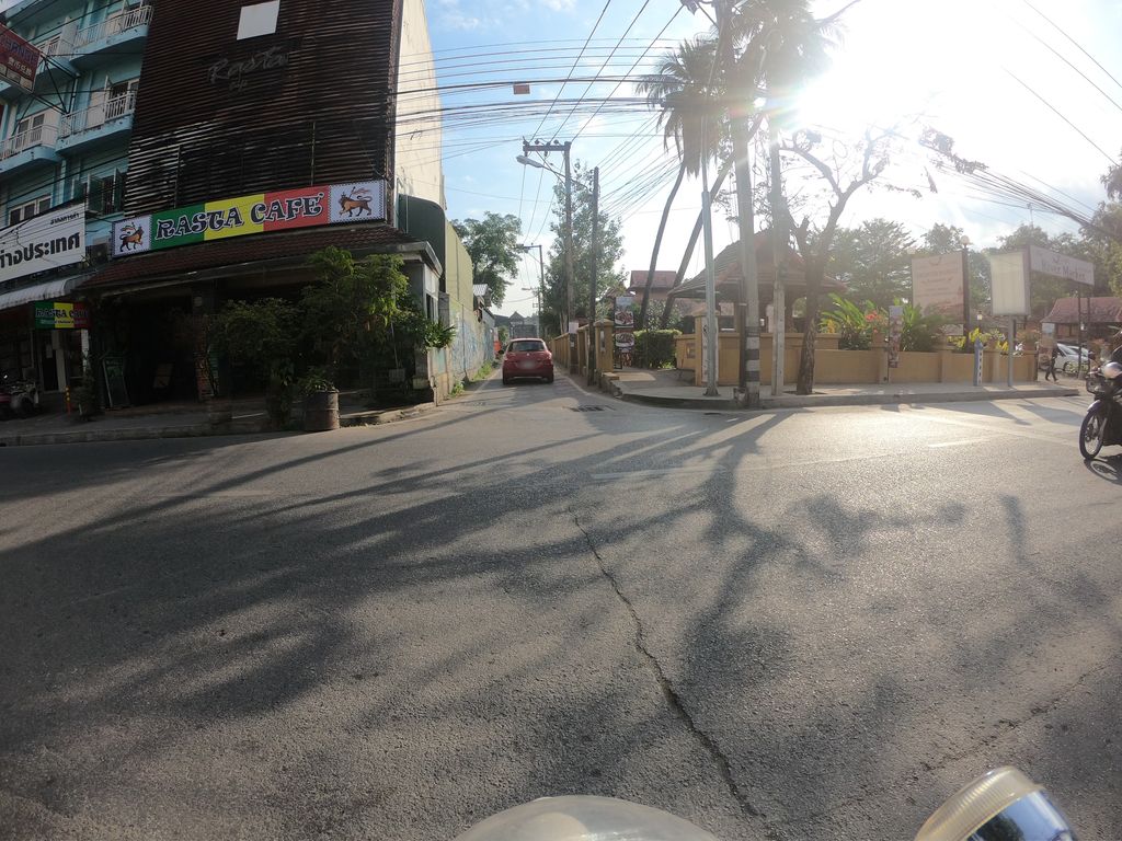 ภาพถนนตรงที่ Srimantra Spa ตั้งอยู่ ถ่ายโดย chanuwath_grab พ.ศ. 2562 (2019) · A street-level view of where Srimantra Spa stands, by chanuwath_grab in 2562 (2019)