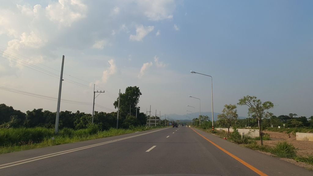ภาพถนนตรงที่ ฮิมนาคาเฟ่ ตั้งอยู่ ถ่ายโดย jrcarlsen พ.ศ. 2565 (2022) · A street-level view of where ฮิมนาคาเฟ่ · Himnakhafe stands, by jrcarlsen in 2565 (2022)