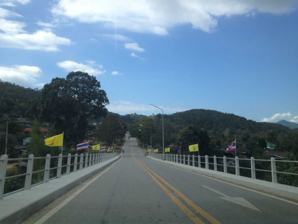 ภาพถนนตรงที่ หัวขัวคาเฟ่ ตั้งอยู่ ถ่ายโดย jimwatana พ.ศ. 2558 (2015) · A street-level view of where หัวขัวคาเฟ่ · Huakhuakhafe stands, by jimwatana in 2558 (2015)