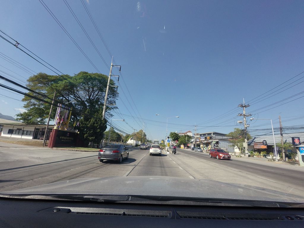 ภาพถนนตรงที่ I am Pizza ตั้งอยู่ ถ่ายโดย mishari พ.ศ. 2563 (2020) · A street-level view of where I am Pizza stands, by mishari in 2563 (2020)