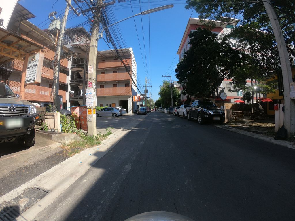 ภาพถนนตรงที่ K S N Package and Premium ตั้งอยู่ ถ่ายโดย chanuwath_grab พ.ศ. 2562 (2019) · A street-level view of where K S N Package and Premium stands, by chanuwath_grab in 2562 (2019)