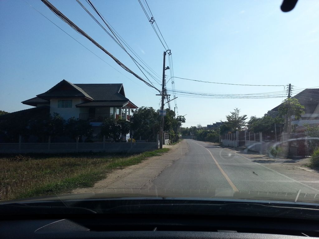 ภาพถนนตรงที่ Nut'Pat Coffee ตั้งอยู่ ถ่ายโดย mishari พ.ศ. 2558 (2015) · A street-level view of where Nut'Pat Coffee stands, by mishari in 2558 (2015)