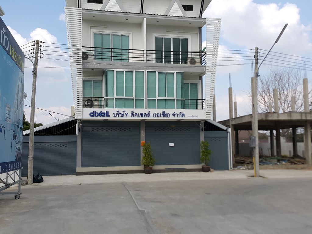 ภาพถนนตรงที่ Progression Equipment ตั้งอยู่ ถ่ายโดย jrcarlsen พ.ศ. 2558 (2015) · A street-level view of where Progression Equipment stands, by jrcarlsen in 2558 (2015)