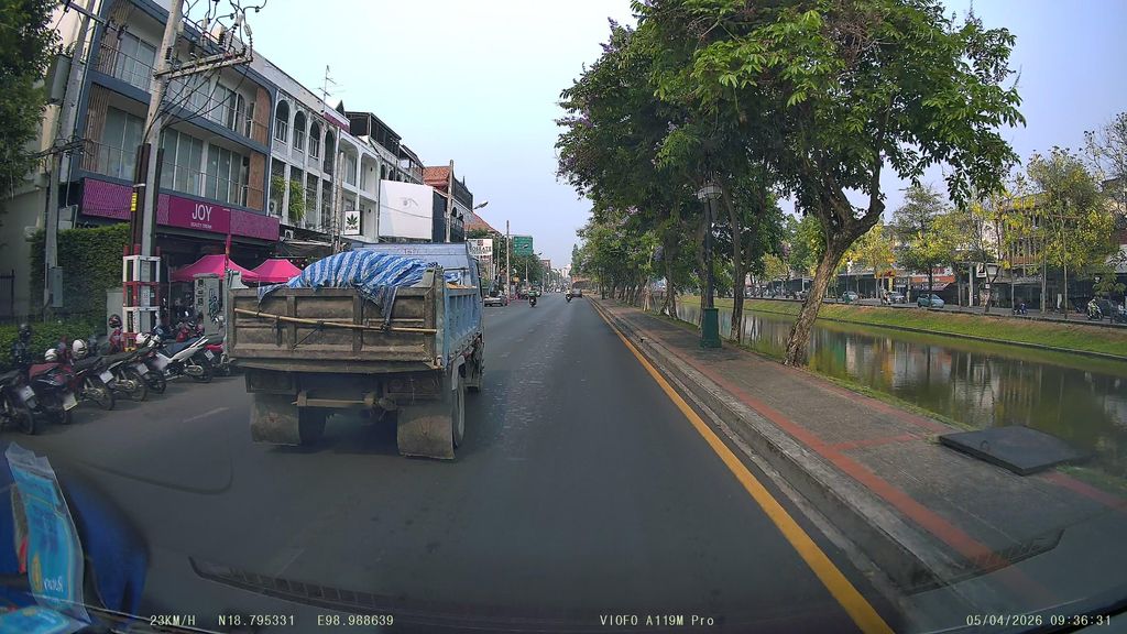 ภาพถนนตรงที่ ญวนญวน ก๋วยจั๊บญวน ตั้งอยู่ ถ่ายโดย ThailandCambodia พ.ศ. 2569 (2026) · A street-level view of where ญวนญวน ก๋วยจั๊บญวน · Yuanyuan Kuaichapyuan stands, by ThailandCambodia in 2569 (2026)