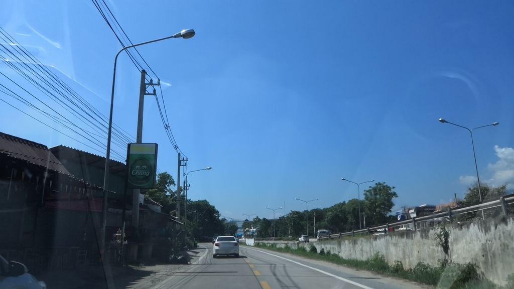 ภาพถนนตรงที่ อู่เบิ้มการช่าง ตั้งอยู่ ถ่ายโดย charlesano พ.ศ. 2561 (2018) · A street-level view of where อู่เบิ้มการช่าง · U Boem Kanchang stands, by charlesano in 2561 (2018)