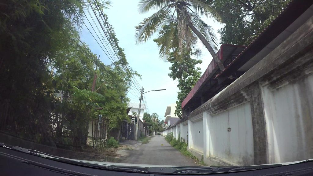 ภาพถนนตรงที่ วัวลาย กริลล์ ตั้งอยู่ ถ่ายโดย kaart_3 พ.ศ. 2562 (2019) · A street-level view of where วัวลาย กริลล์ · Wualai Grill stands, by kaart_3 in 2562 (2019)