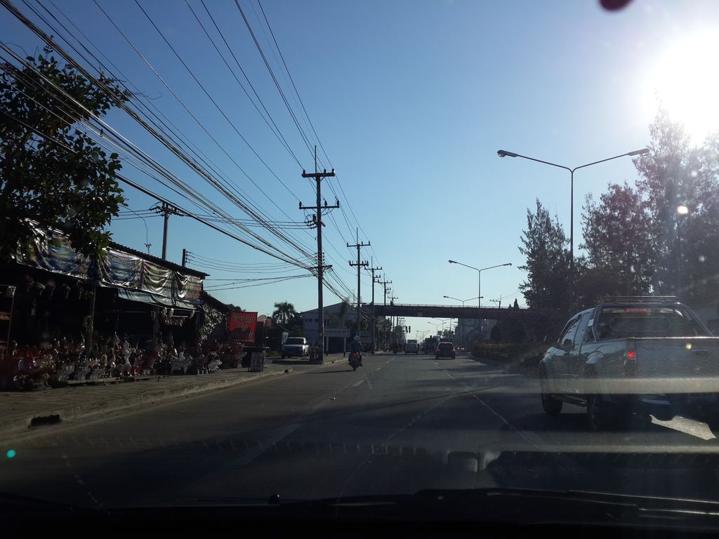 ภาพถนนตรงที่ สมาร์ทเบรน เชียงใหม่ สาขาสี่แยกสะเมิง ตั้งอยู่ ถ่ายโดย mishari พ.ศ. 2557 (2014) · A street-level view of where สมาร์ทเบรน เชียงใหม่ สาขาสี่แยกสะเมิง · Smart Brain Chiang Mai Sakha Siyaeksamoeng stands, by mishari in 2557 (2014)