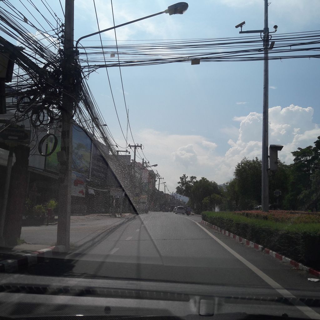ภาพถนนตรงที่ Win Travel and Tour ตั้งอยู่ ถ่ายโดย superbate พ.ศ. 2561 (2018) · A street-level view of where Win Travel and Tour stands, by superbate in 2561 (2018)