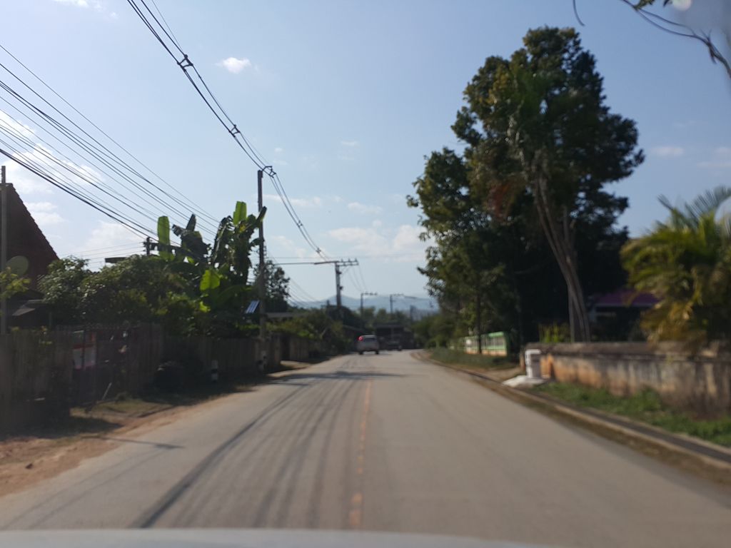 ภาพถนนตรงที่ แม่วิน Logistics -ล้อเจริญยนต์ ตั้งอยู่ ถ่ายโดย jrcarlsen พ.ศ. 2558 (2015) · A street-level view of where แม่วิน Logistics -ล้อเจริญยนต์ stands, by jrcarlsen in 2558 (2015)