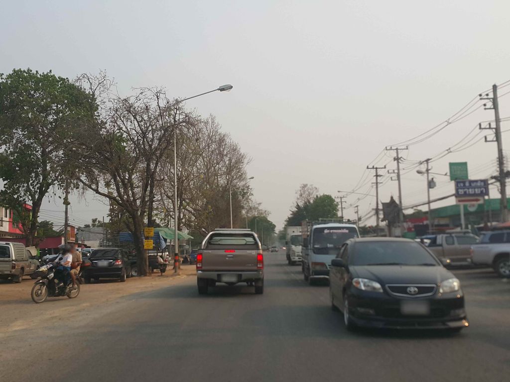 ภาพถนนตรงที่ จรรยาพาณิชย์ เคมีเกษตร ตั้งอยู่ ถ่ายโดย jrcarlsen พ.ศ. 2558 (2015) · A street-level view of where จรรยาพาณิชย์ เคมีเกษตร · Chanyaphanit Khemiketta stands, by jrcarlsen in 2558 (2015)