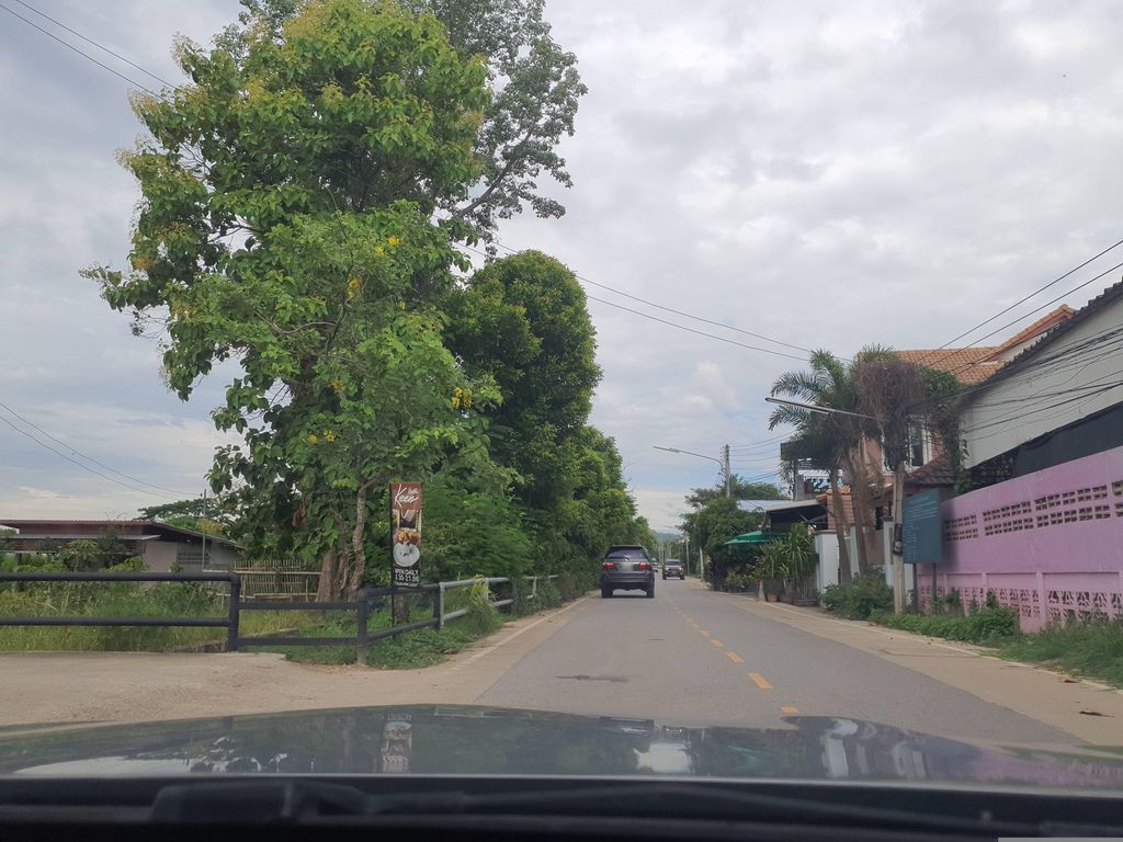 ภาพถนนตรงที่ kaffekeen ตั้งอยู่ ถ่ายโดย jrcarlsen พ.ศ. 2566 (2023) · A street-level view of where kaffekeen stands, by jrcarlsen in 2566 (2023)
