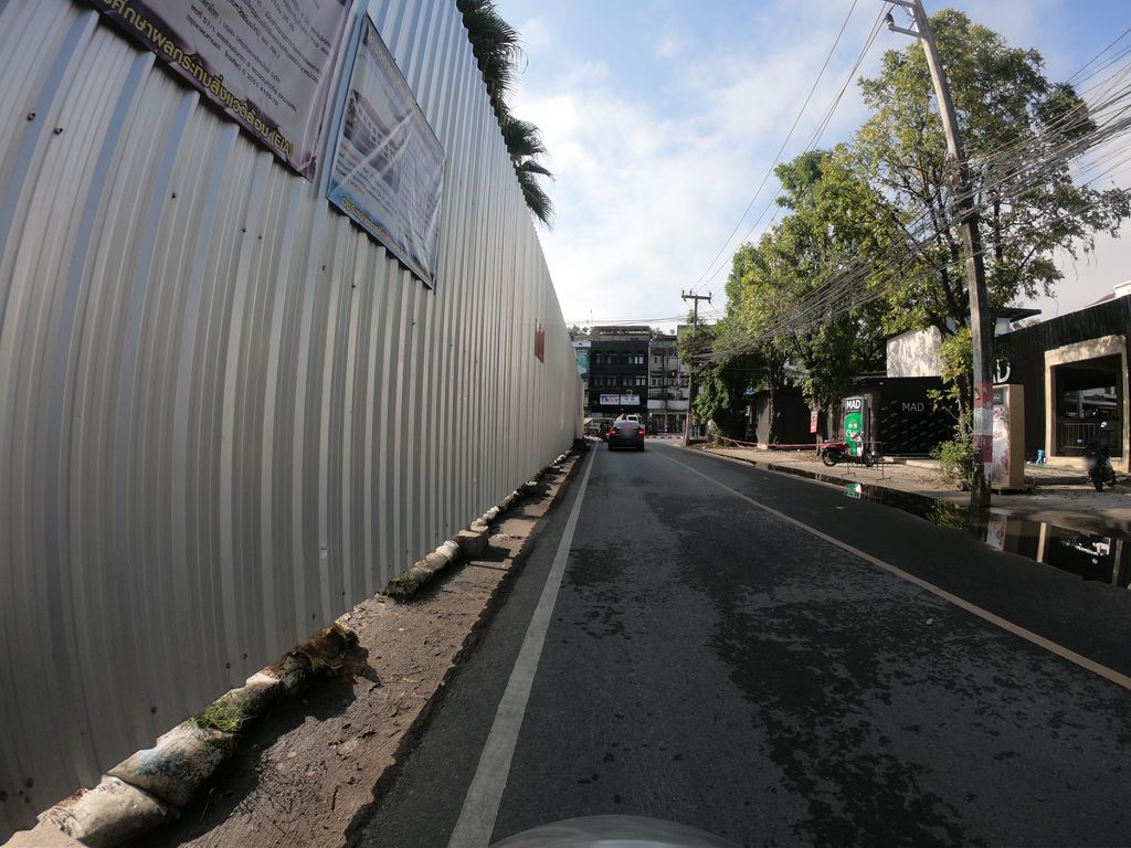 ภาพถนนตรงที่ นมบุรี Nomburi ตั้งอยู่ ถ่ายโดย chanuwath_grab พ.ศ. 2562 (2019) · A street-level view of where นมบุรี Nomburi stands, by chanuwath_grab in 2562 (2019)