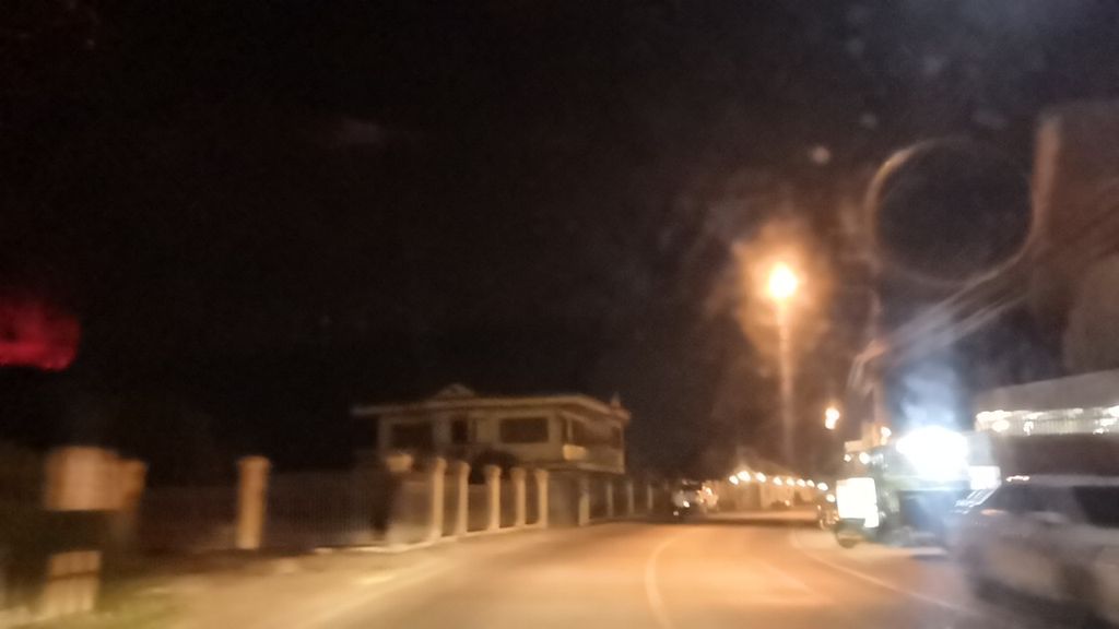 ภาพถนนตรงที่ เกษมคาเฟ่ ตั้งอยู่ ถ่ายโดย charlesano พ.ศ. 2561 (2018) · A street-level view of where เกษมคาเฟ่ · Kasem Café stands, by charlesano in 2561 (2018)