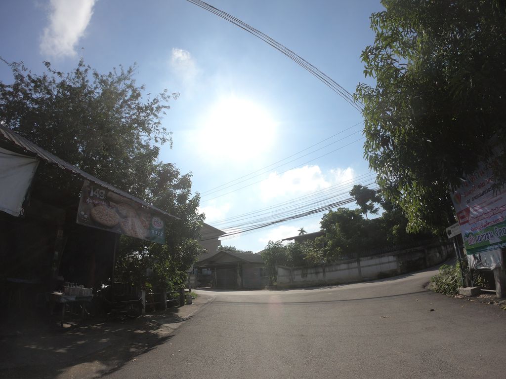 ภาพถนนตรงที่ Moka Coffee Slowbar Cafe ตั้งอยู่ ถ่ายโดย chanuwath_grab พ.ศ. 2562 (2019) · A street-level view of where Moka Coffee Slowbar Cafe stands, by chanuwath_grab in 2562 (2019)