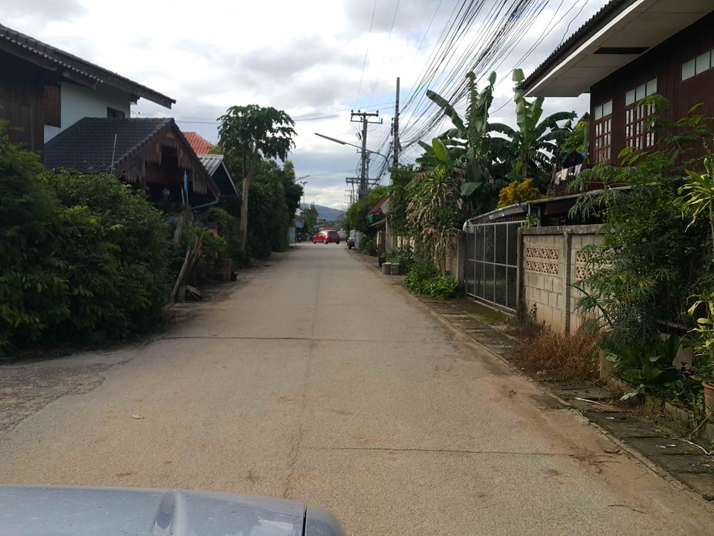 ภาพถนนตรงที่ บ้านเกาะคลินิกการพยาบาลและการผดุงครรภ์ ตั้งอยู่ ถ่ายโดย jrcarlsen พ.ศ. 2558 (2015) · A street-level view of where บ้านเกาะคลินิกการพยาบาลและการผดุงครรภ์ · Ban Ko Clinic Kanphayaban Lae Kan Phadungkhron stands, by jrcarlsen in 2558 (2015)