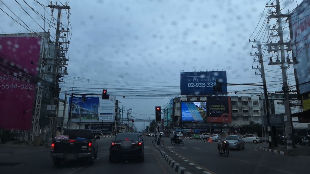 ภาพถนนตรงที่ ศศชบ้านขุนหาด ม15ตยางเปียง ออมก๋อย จเชียงใหม่ ตั้งอยู่ ถ่ายโดย charlesano พ.ศ. 2561 (2018) · A street-level view of where ศศชบ้านขุนหาด ม15ตยางเปียง ออมก๋อย จเชียงใหม่ · Sasot Ban Khun Hat Ma15tayangpiang Omkoi Chachiangmai stands, by charlesano in 2561 (2018)