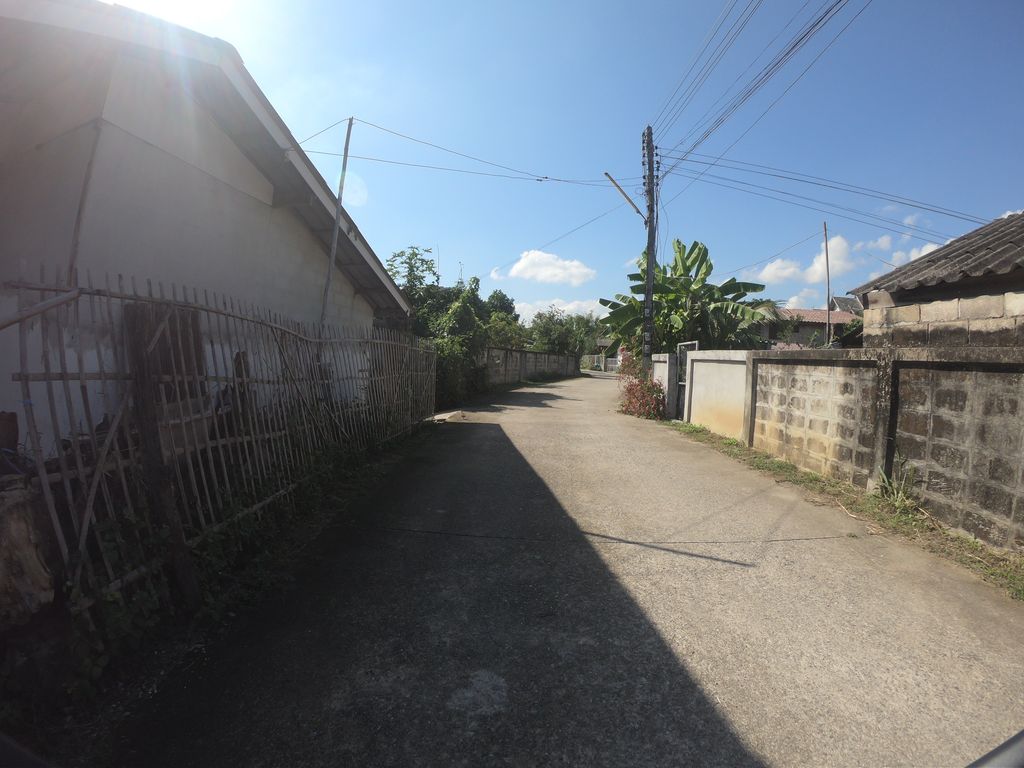 ภาพถนนตรงที่ กาแฟสด บ้านทรายคำ ตั้งอยู่ ถ่ายโดย chanuwath_grab พ.ศ. 2562 (2019) · A street-level view of where กาแฟสด บ้านทรายคำ · Kafaetda Ban Saikham stands, by chanuwath_grab in 2562 (2019)