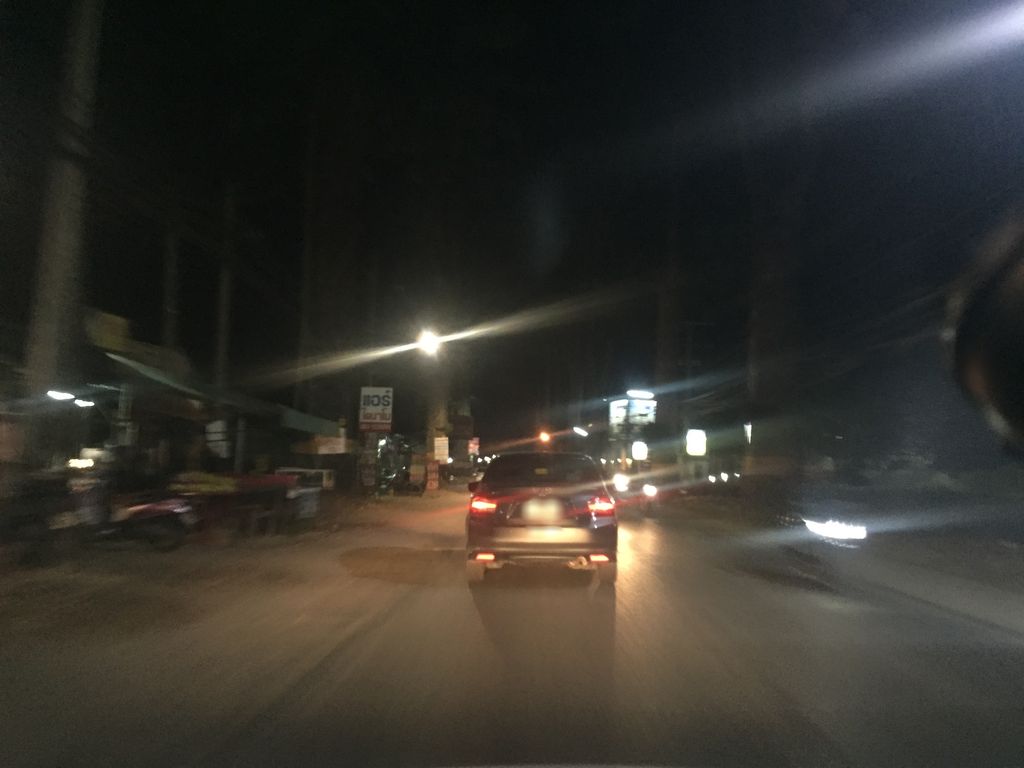 ภาพถนนตรงที่ บ้านข้าวมันไก่ ตั้งอยู่ ถ่ายโดย kyoko พ.ศ. 2561 (2018) · A street-level view of where บ้านข้าวมันไก่ · Ban Khao Man Kai stands, by kyoko in 2561 (2018)