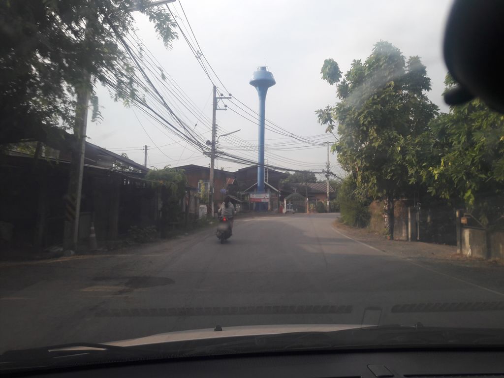 ภาพถนนตรงที่ บ้านชาแฟ ตั้งอยู่ ถ่ายโดย noochjaree พ.ศ. 2561 (2018) · A street-level view of where บ้านชาแฟ · Ban Chafae stands, by noochjaree in 2561 (2018)