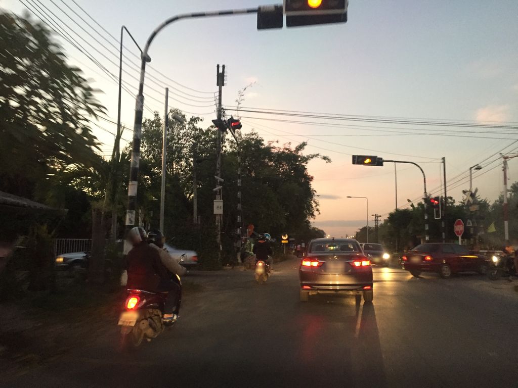 ภาพถนนตรงที่ Munmea Bar ตั้งอยู่ ถ่ายโดย kyoko พ.ศ. 2562 (2019) · A street-level view of where Munmea Bar stands, by kyoko in 2562 (2019)