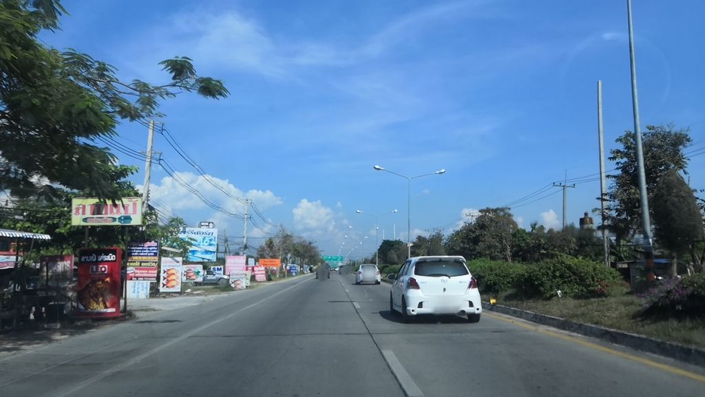 ภาพถนนตรงที่ ฟ้าใส ปริ้นเตอร์ แอนด์ เซอร์วิส ตั้งอยู่ ถ่ายโดย charlesano พ.ศ. 2561 (2018) · A street-level view of where ฟ้าใส ปริ้นเตอร์ แอนด์ เซอร์วิส · Fasai Printer & Service stands, by charlesano in 2561 (2018)