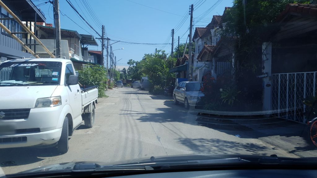 ภาพถนนตรงที่ Jane Salon ตั้งอยู่ ถ่ายโดย silamanee พ.ศ. 2561 (2018) · A street-level view of where Jane Salon stands, by silamanee in 2561 (2018)
