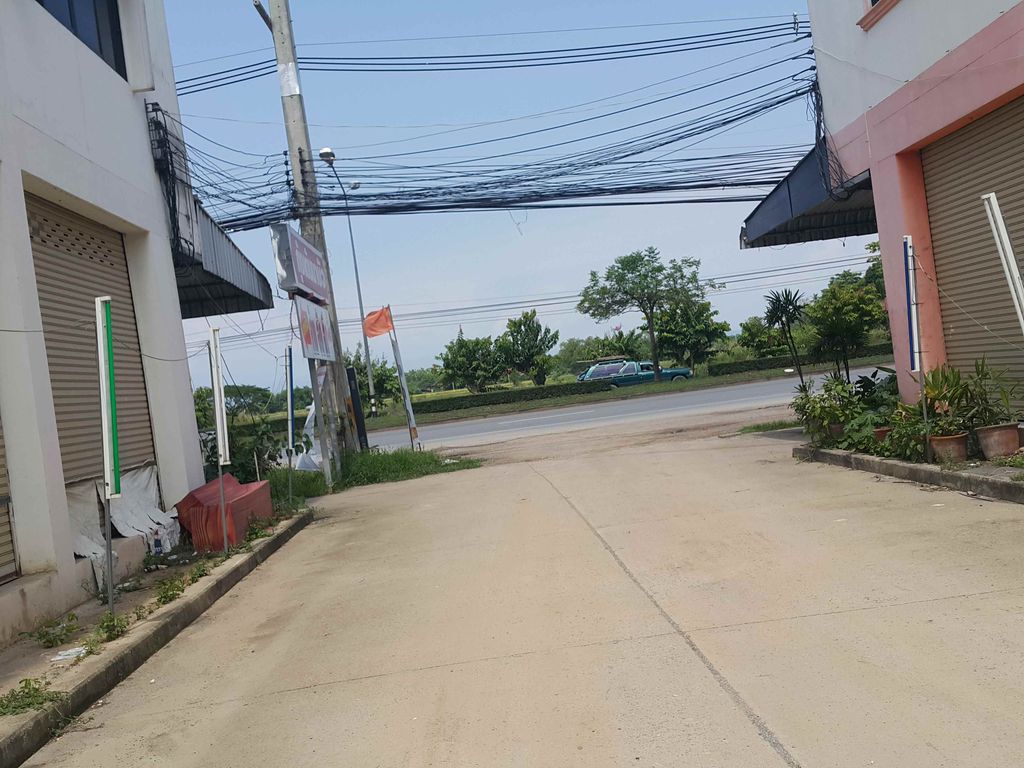 ภาพถนนตรงที่ นาบัวคาร์แคร์ ตั้งอยู่ ถ่ายโดย jrcarlsen พ.ศ. 2558 (2015) · A street-level view of where นาบัวคาร์แคร์ · Nabua Car Care stands, by jrcarlsen in 2558 (2015)