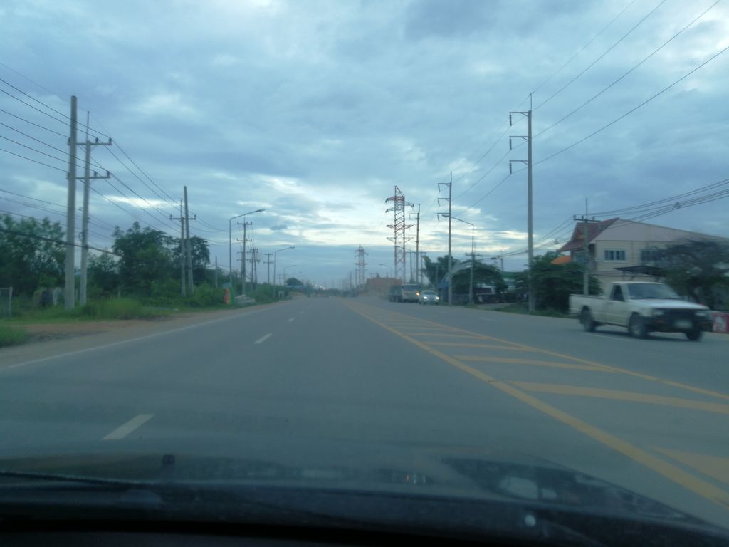 ภาพถนนตรงที่ ลาบอุบล ตั้งอยู่ ถ่ายโดย chanon พ.ศ. 2561 (2018) · A street-level view of where ลาบอุบล · Lapupla stands, by chanon in 2561 (2018)