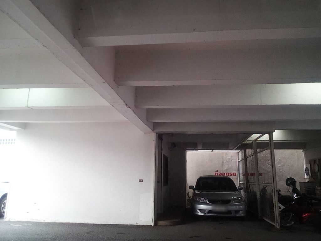 ภาพถนนตรงที่ KHOY ข่อย ตั้งอยู่ ถ่ายโดย kyoko พ.ศ. 2561 (2018) · A street-level view of where KHOY ข่อย stands, by kyoko in 2561 (2018)