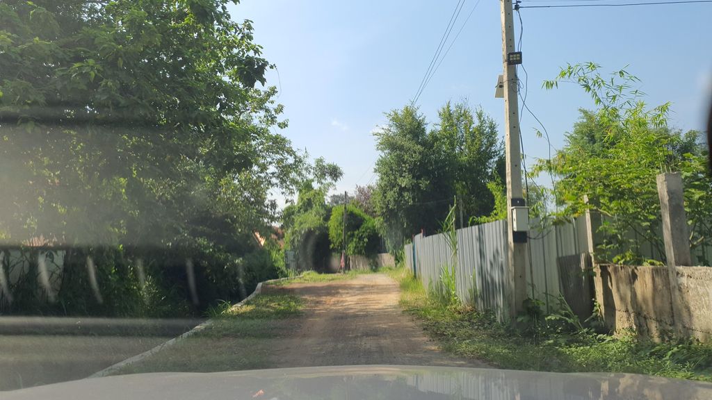 ภาพถนนตรงที่ บ้านสวนชัยเนตร ตั้งอยู่ ถ่ายโดย jrcarlsen พ.ศ. 2565 (2022) · A street-level view of where บ้านสวนชัยเนตร · Ban Suan Chai Net stands, by jrcarlsen in 2565 (2022)